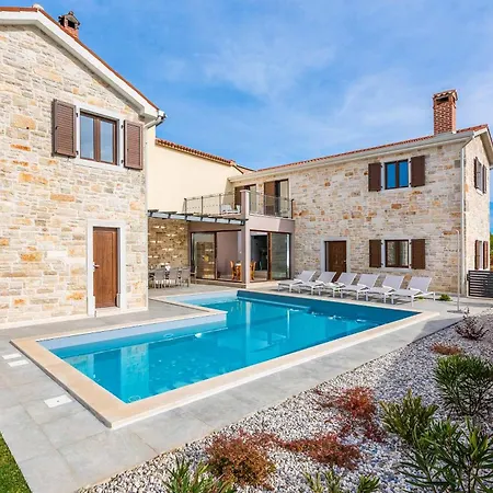 Rural Stone Lux Vosteni