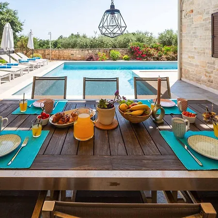 Rural Stone Lux Villa *